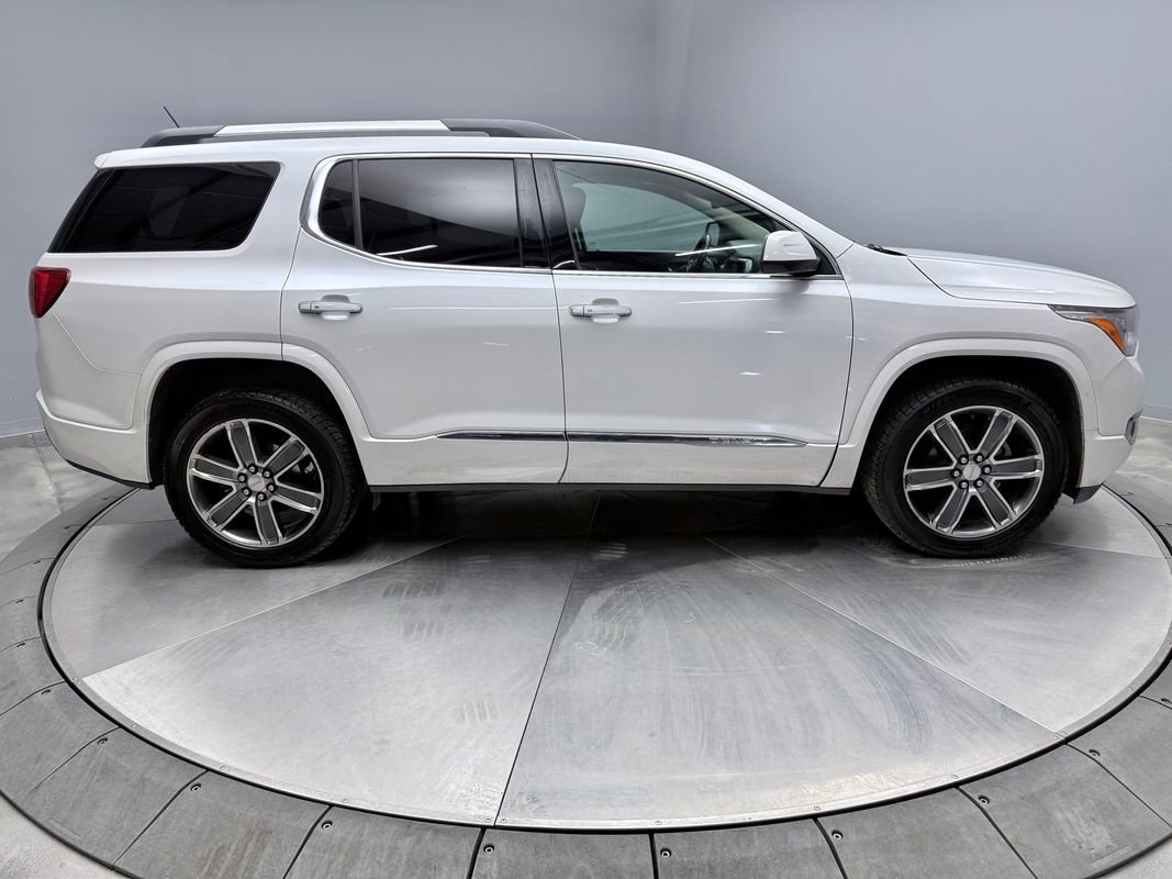 Used 2018 GMC Acadia Denali w/ Technology Package image 4