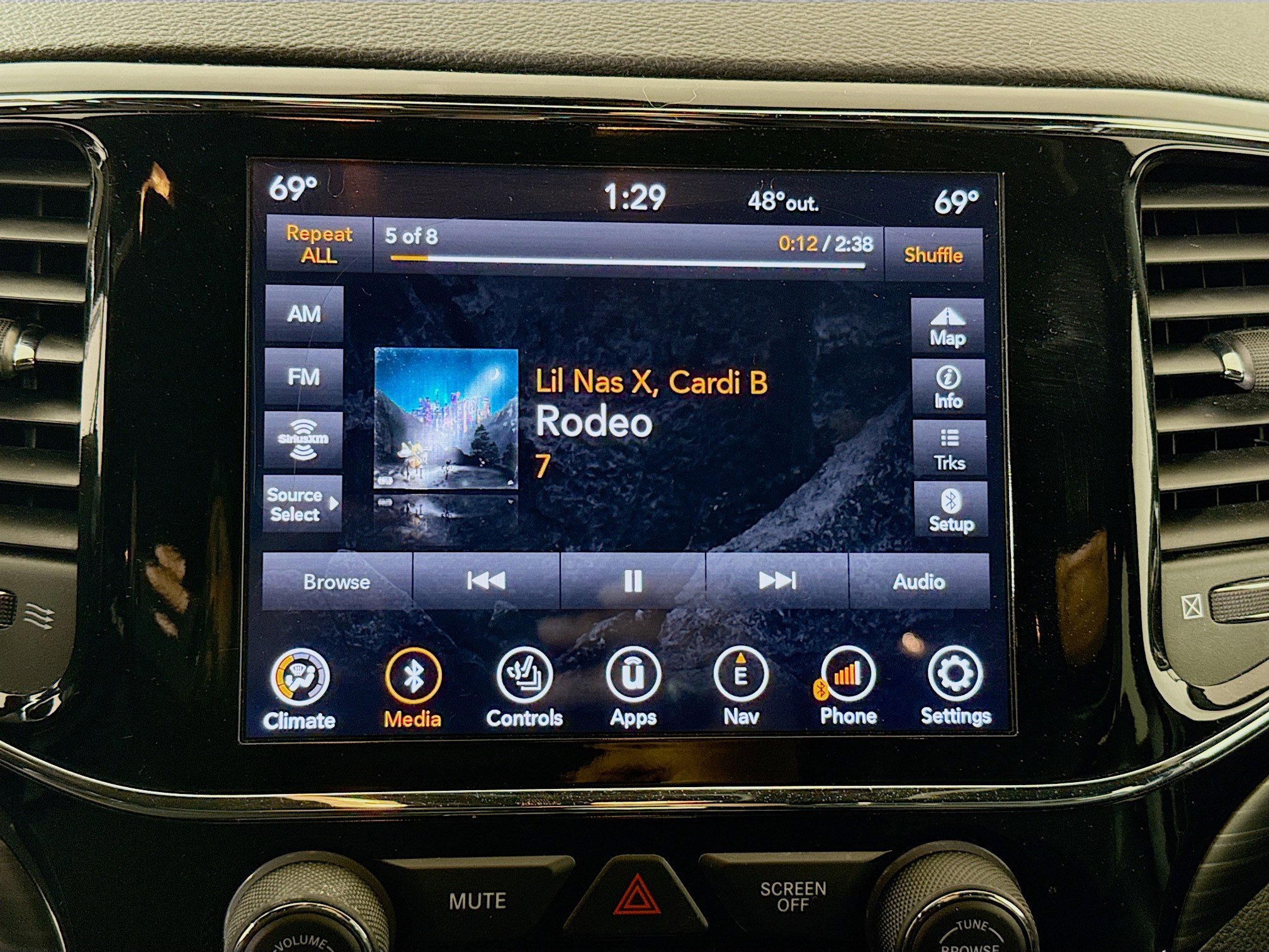 Used 2020 Jeep Grand Cherokee Altitude image 14