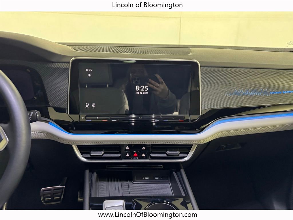 Used 2025 Volkswagen Atlas Cross Sport SEL Premium R-Line image 27