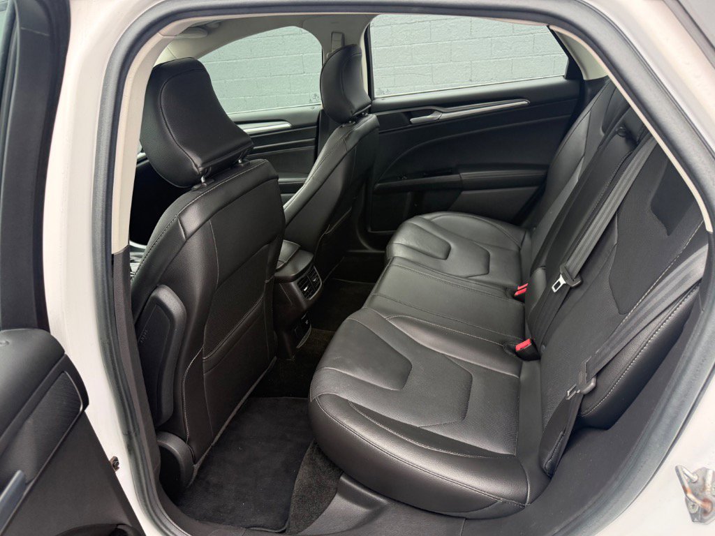 Used 2016 Ford Fusion Titanium image 9