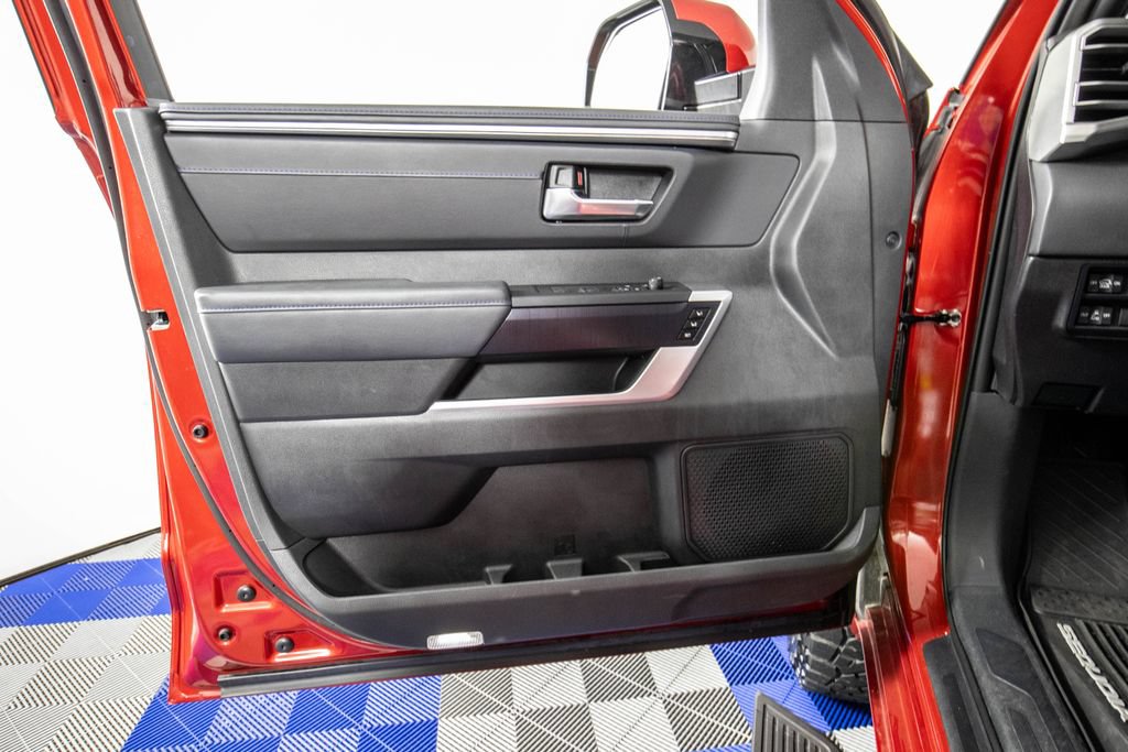 Used 2025 Toyota Sequoia Platinum AWD/4WD image 15