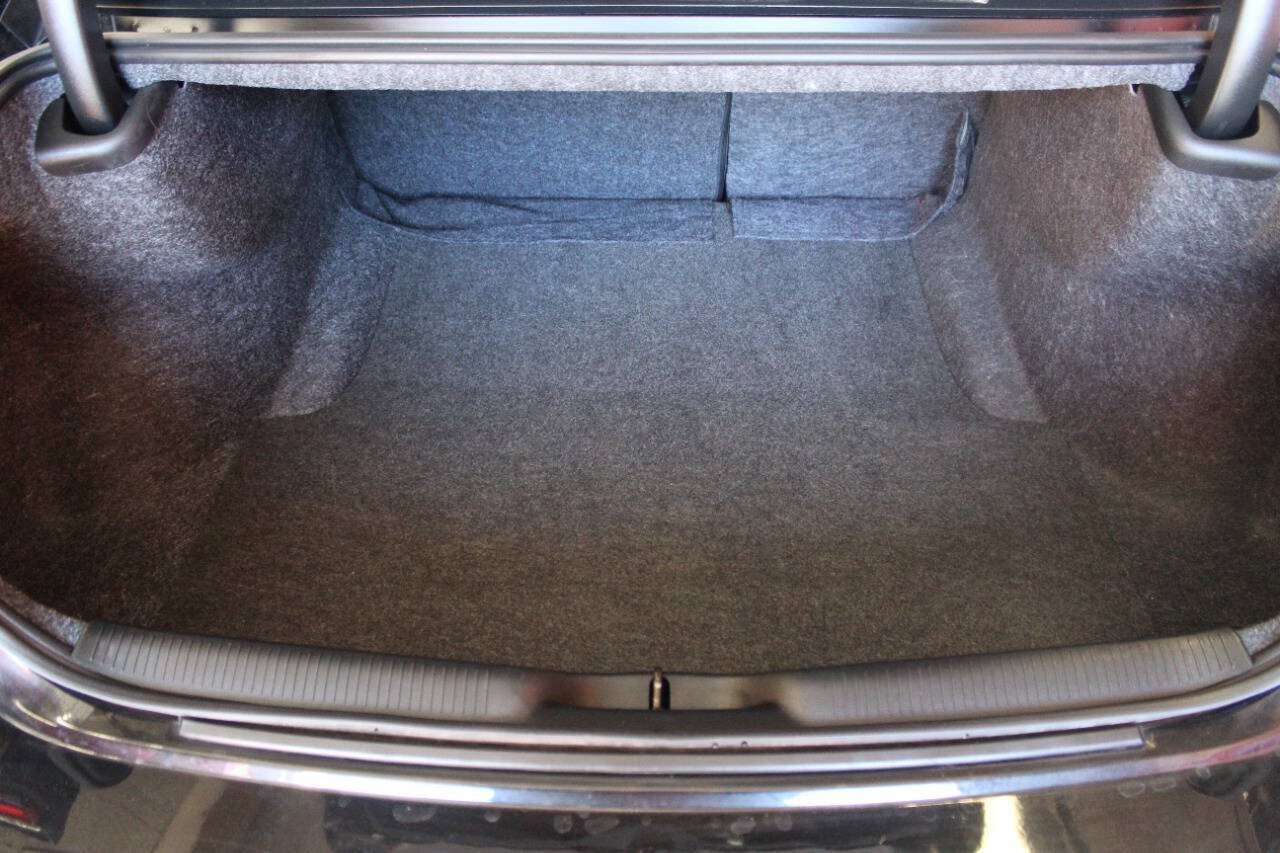 Used 2023 Dodge Charger SXT RWD image 13