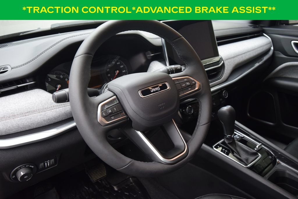 Used 2024 Jeep Compass Latitude AWD/4WD image 15