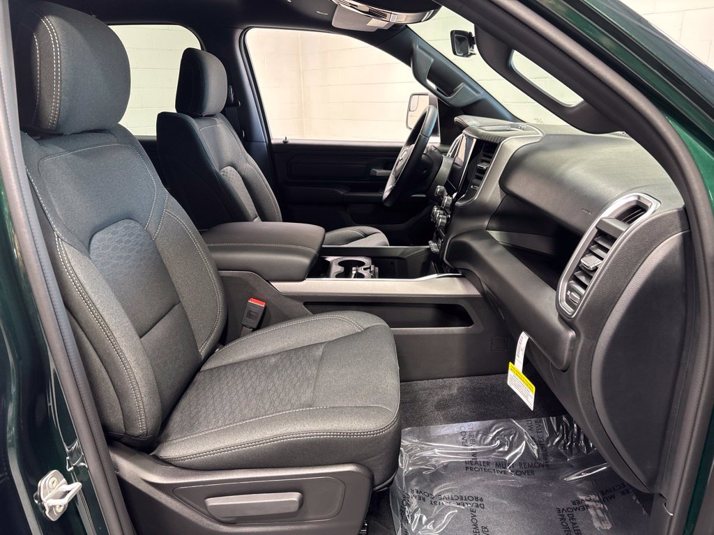 New 2026 RAM 1500 Express AWD/4WD image 10