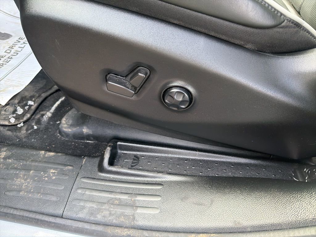 Used 2023 Chrysler Pacifica Limited w/ S Appearance Package image 12