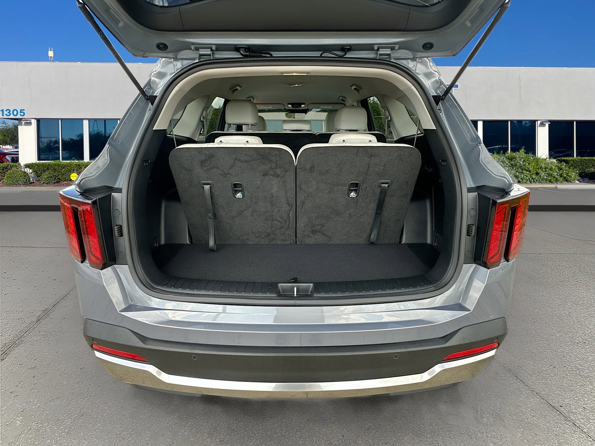 Used 2025 Kia Sorento S image 25