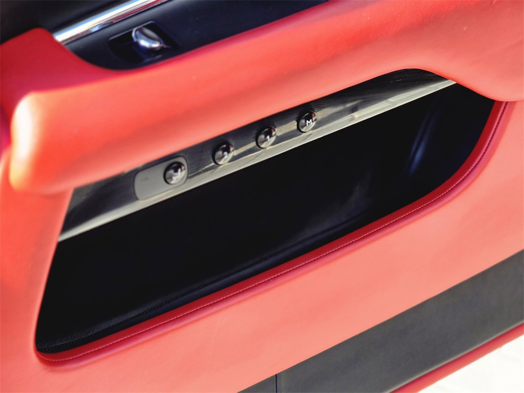 Used 2020 Rolls-Royce Dawn image 10