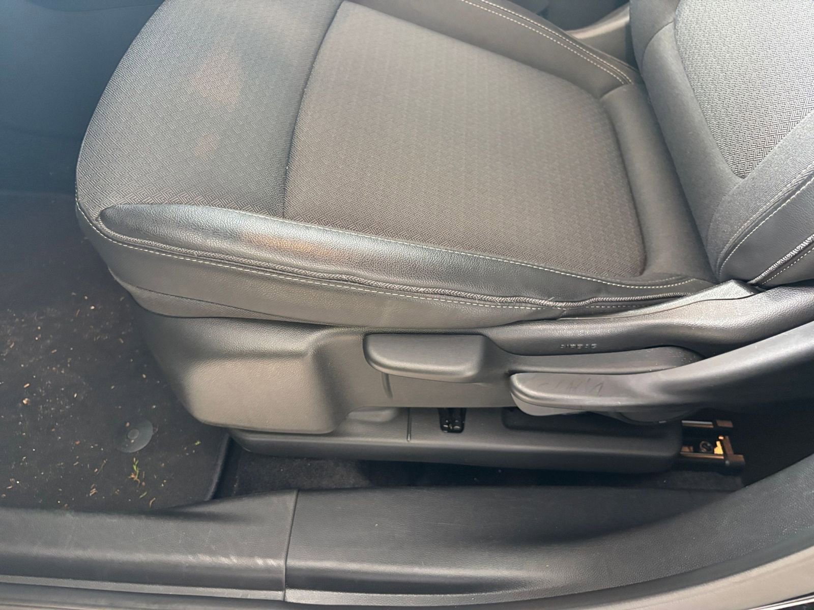 Used 2025 Buick Encore GX Preferred image 22