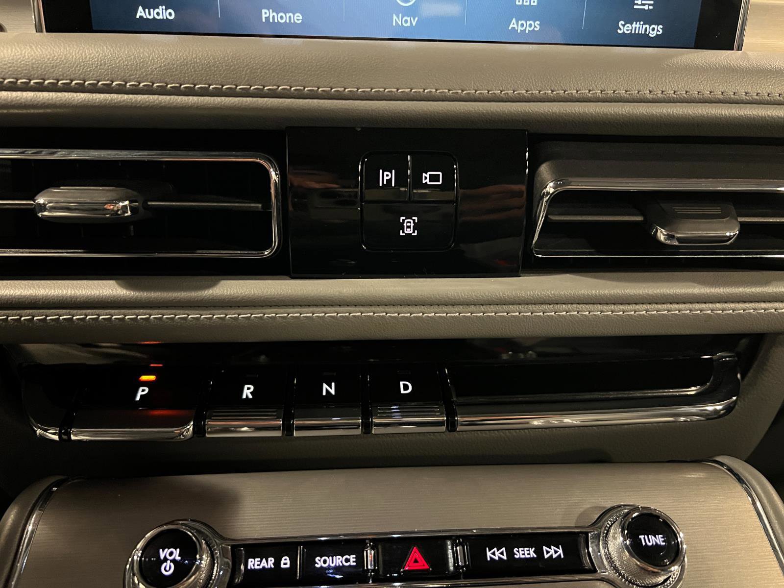 Used 2020 Lincoln Aviator Reserve w/ Equipment Group 202A image 19