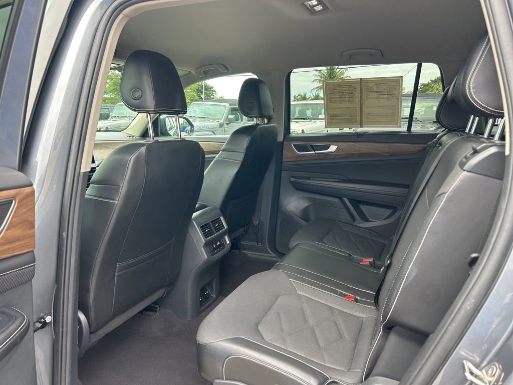Used 2024 Volkswagen Atlas SE image 31
