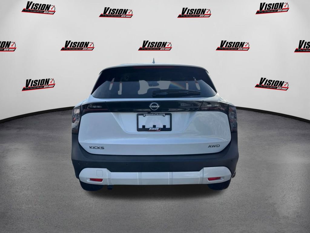 Certified 2025 Nissan Kicks SV image 6