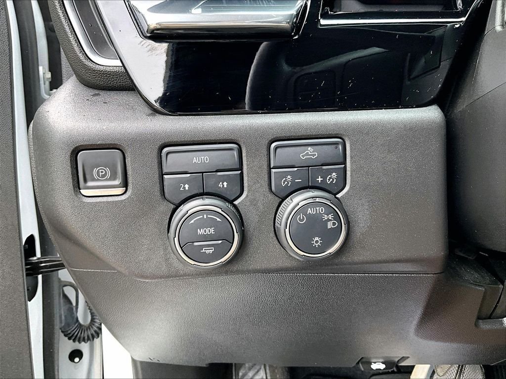 Used 2023 Chevrolet Silverado 1500 LT AWD/4WD image 26