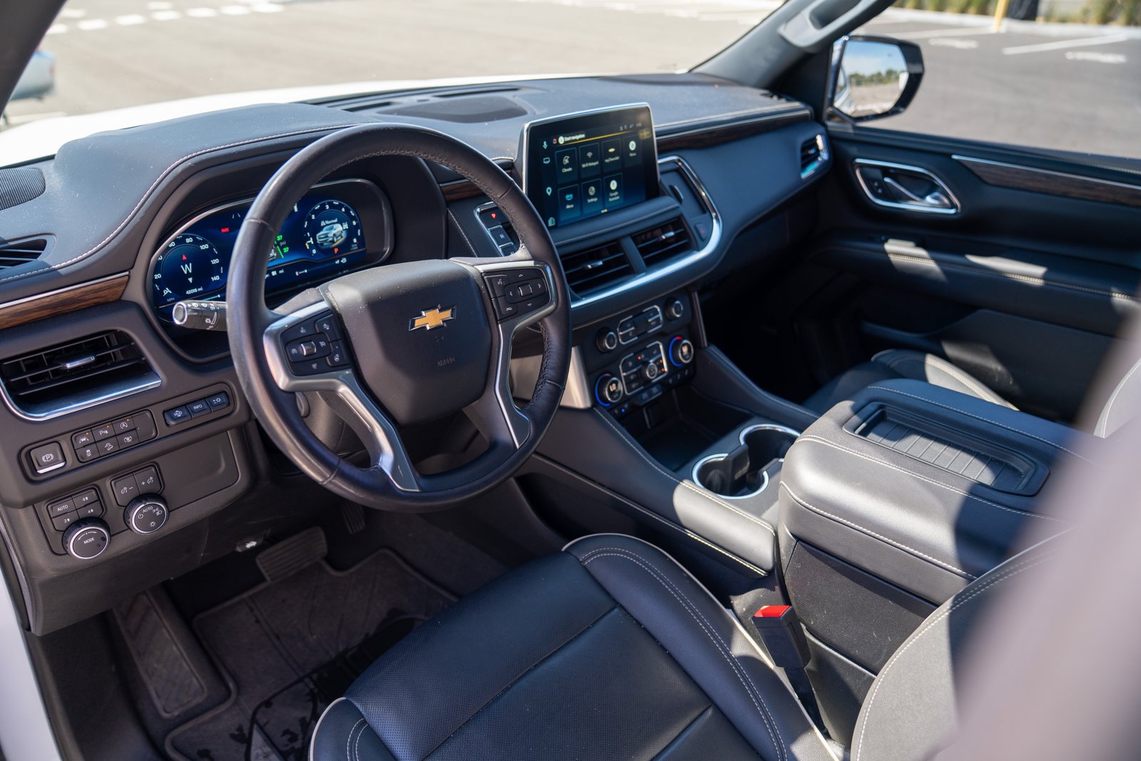 Used 2023 Chevrolet Tahoe Premier AWD/4WD image 4