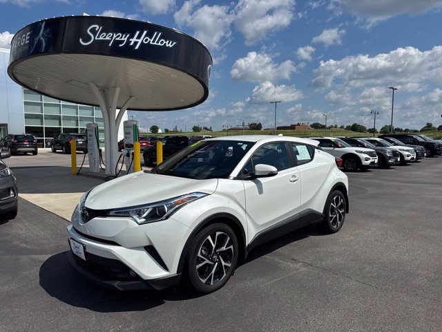 Used 2018 Toyota C-HR XLE FWD image 1
