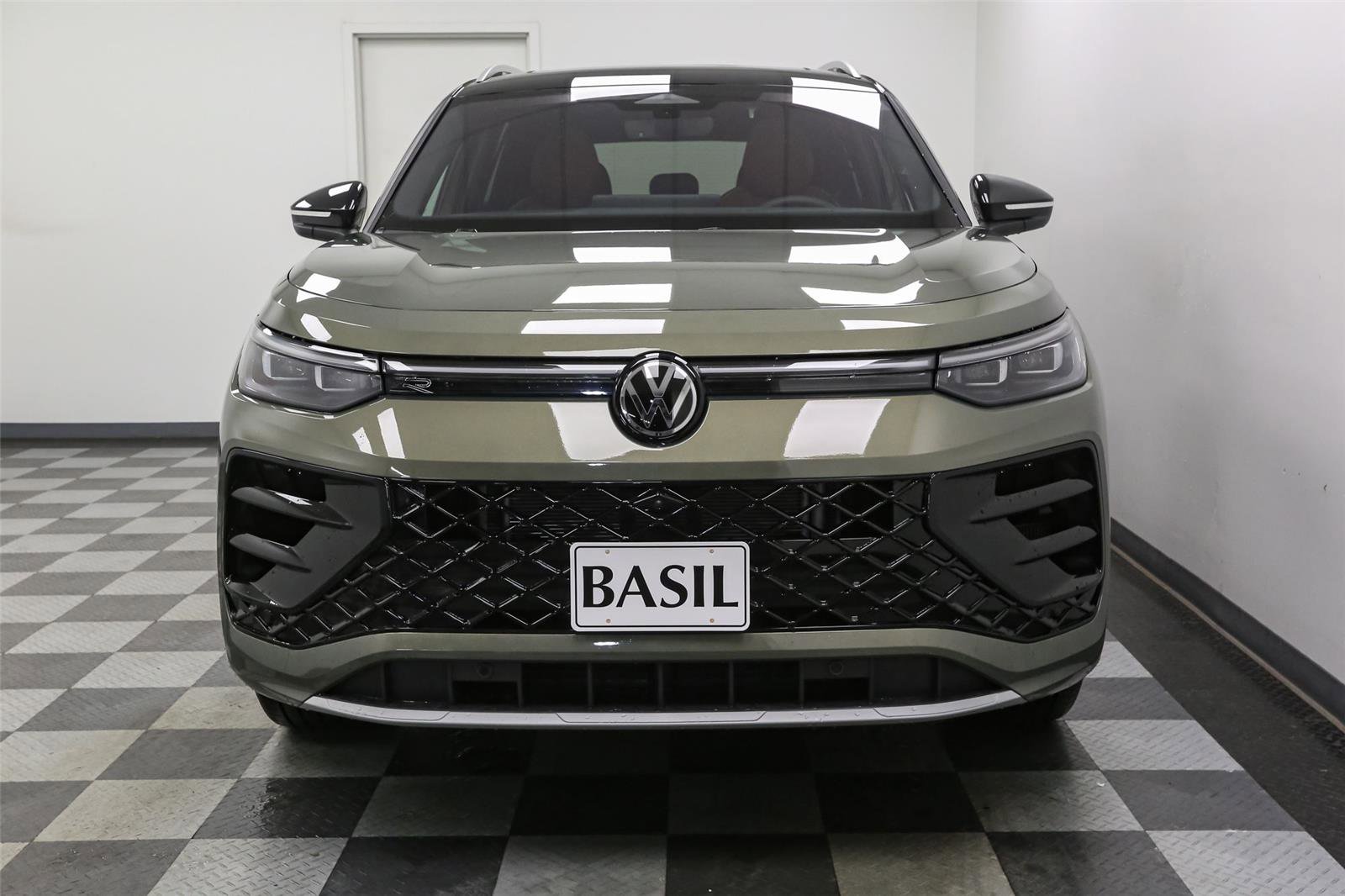 New 2026 Volkswagen Tiguan SEL R-Line AWD/4WD image 3