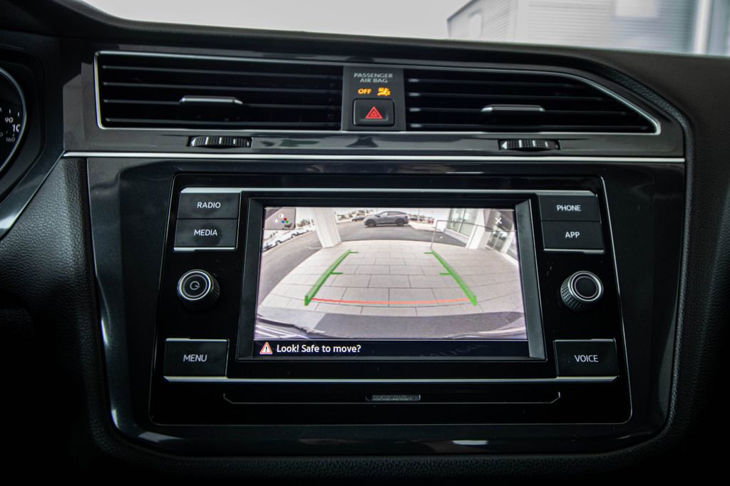 Used 2021 Volkswagen Tiguan S image 40