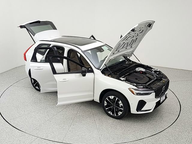 New 2026 Volvo XC60 B5 Plus w/ Protection Package Premier AWD/4WD image 38