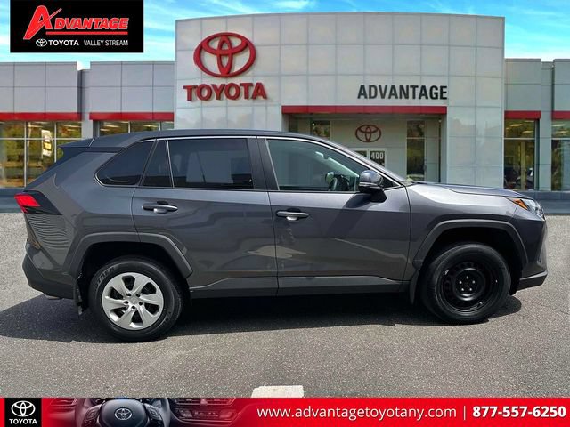 Used 2023 Toyota RAV4 LE AWD/4WD image 5