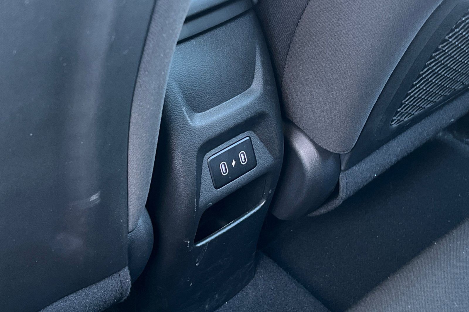 Certified 2025 Hyundai Venue SEL image 17