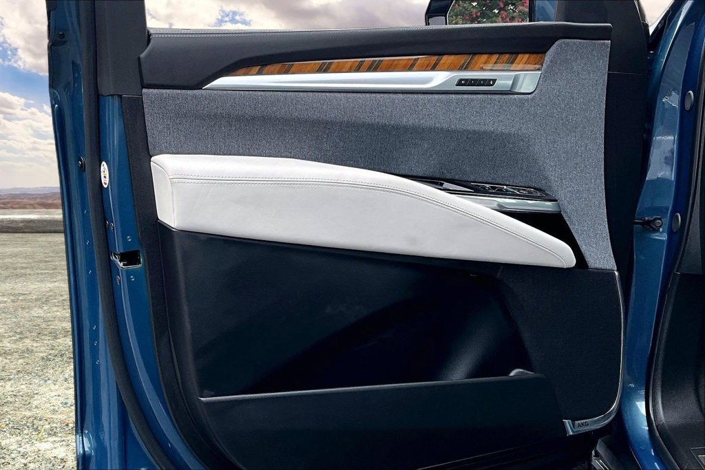 Certified 2025 Cadillac Escalade Sport Platinum AWD/4WD image 20