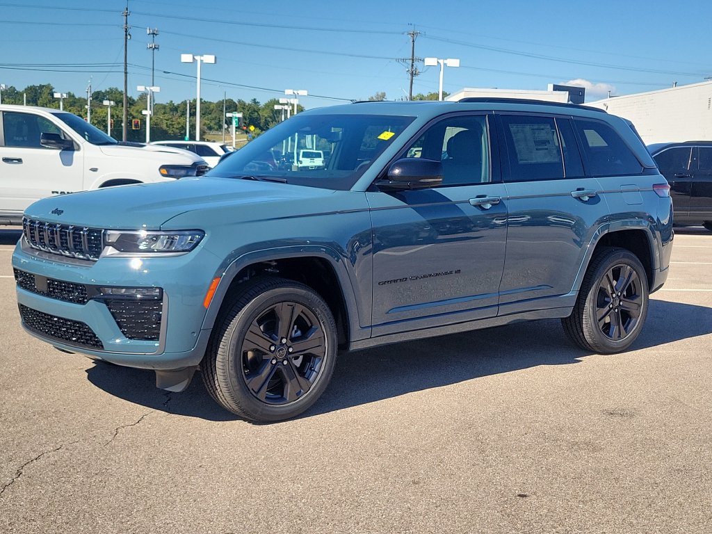 New 2027 Jeep Grand Cherokee Limited AWD/4WD image 2