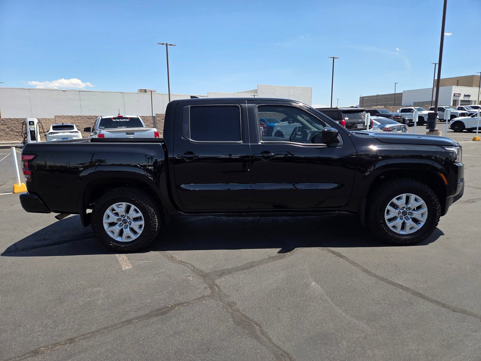 Used 2023 Nissan Frontier SV w/ Tow Package AWD/4WD image 7