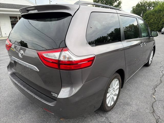 Used 2015 Toyota Sienna Limited Premium w/ Four Season Floor Mat Package AWD/4WD image 12