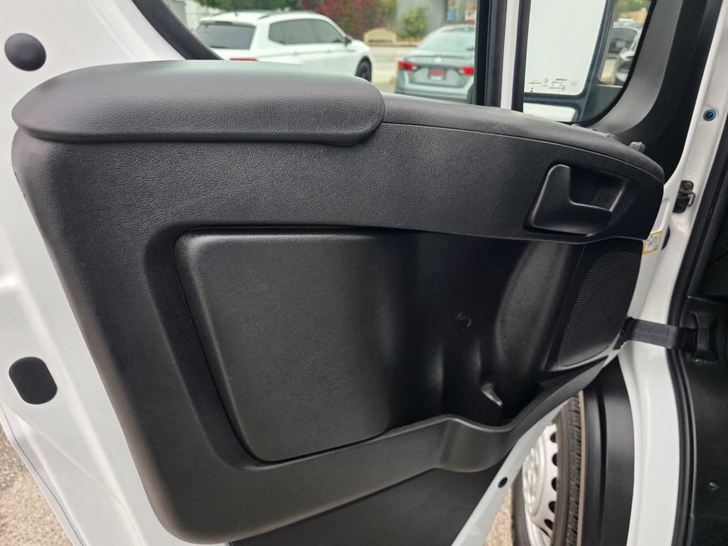 Used 2025 RAM ProMaster 2500 w/ Convenience Group FWD image 13