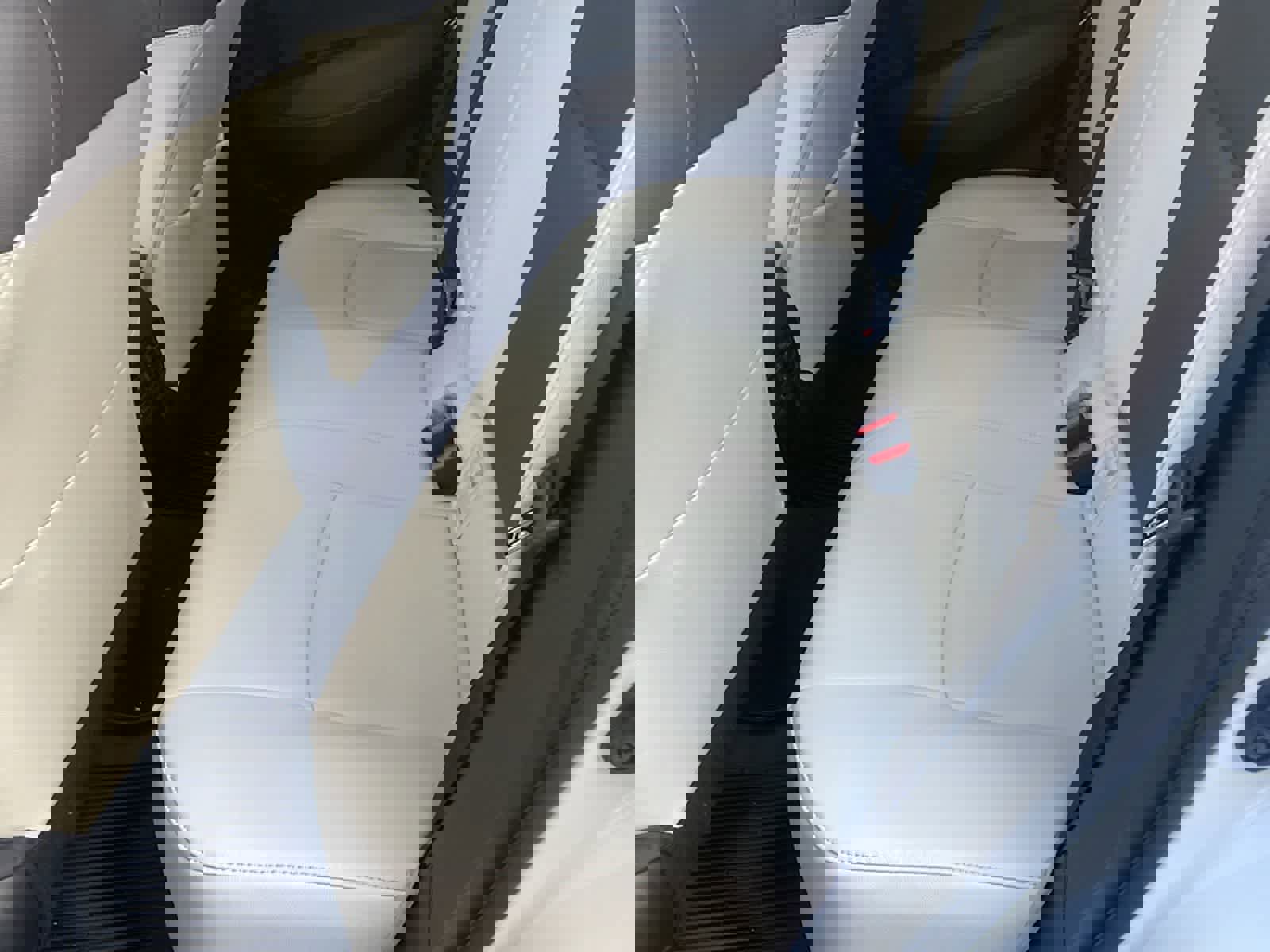 Used 2023 Toyota Corolla Cross XLE w/ Convenience Package image 14