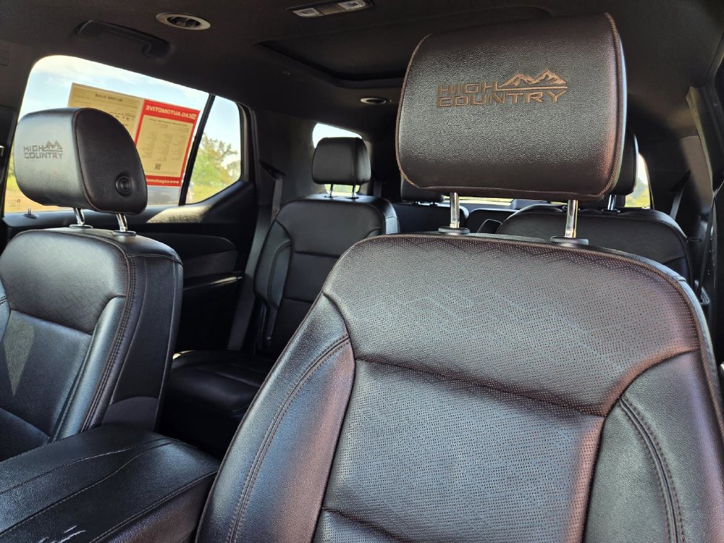 Used 2023 Chevrolet Traverse High Country FWD image 17