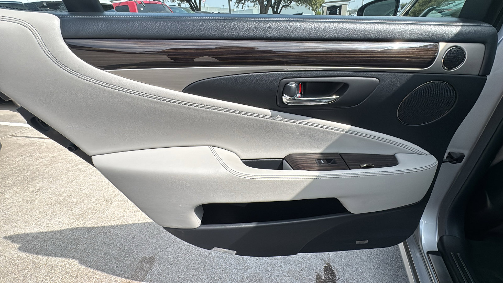 Used 2013 Lexus LS 460 L w/ Preferred Accessory Package image 16