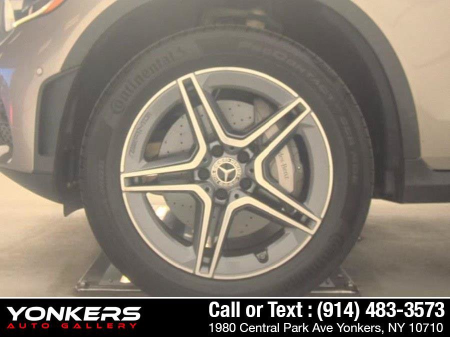 Used 2022 Mercedes-Benz GLC 300 4MATIC w/ AMG Line image 7