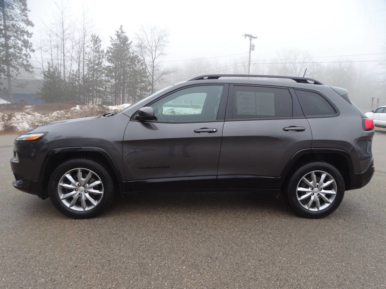 Used 2018 Jeep Cherokee Latitude w/ Quick Order Package 26T image 7