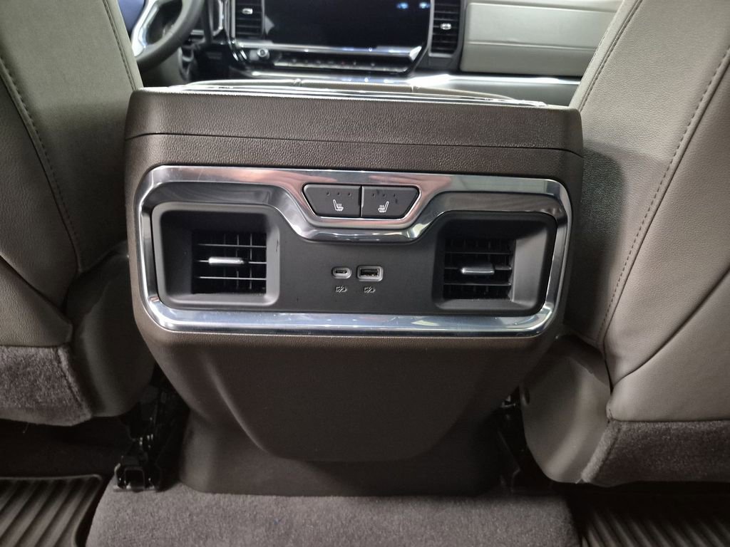 Used 2025 Chevrolet Silverado 3500 LTZ w/ LTZ Texas Edition image 22