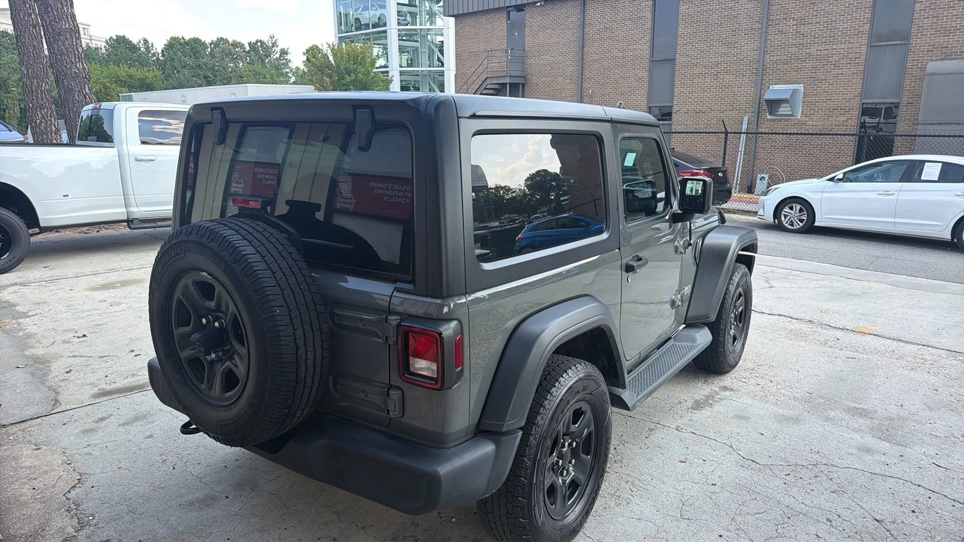 Used 2020 Jeep Wrangler Sport AWD/4WD image 7