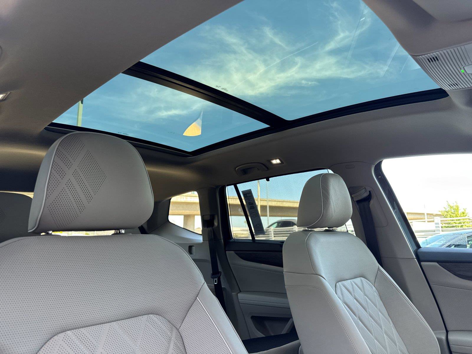 New 2026 Volkswagen Atlas SEL Premium R-Line image 17