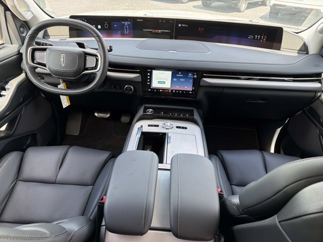 New 2026 Lincoln Navigator L Reserve AWD/4WD image 22