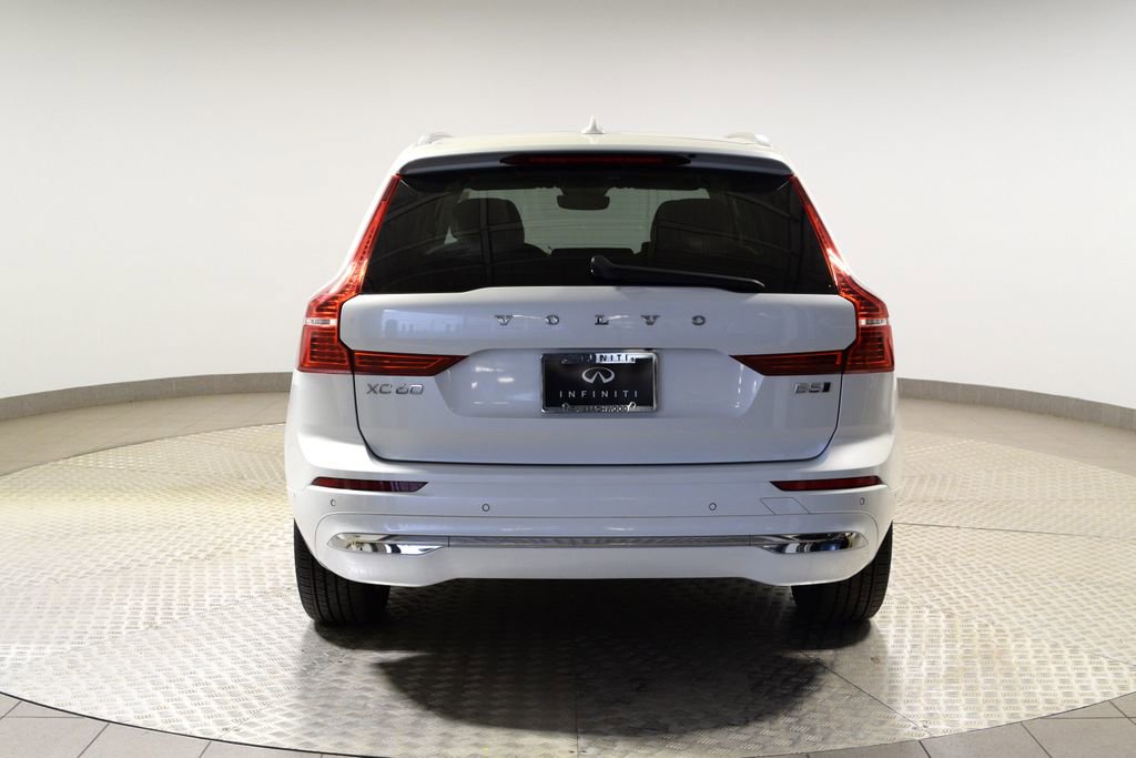 Used 2023 Volvo XC60 B5 Plus image 8