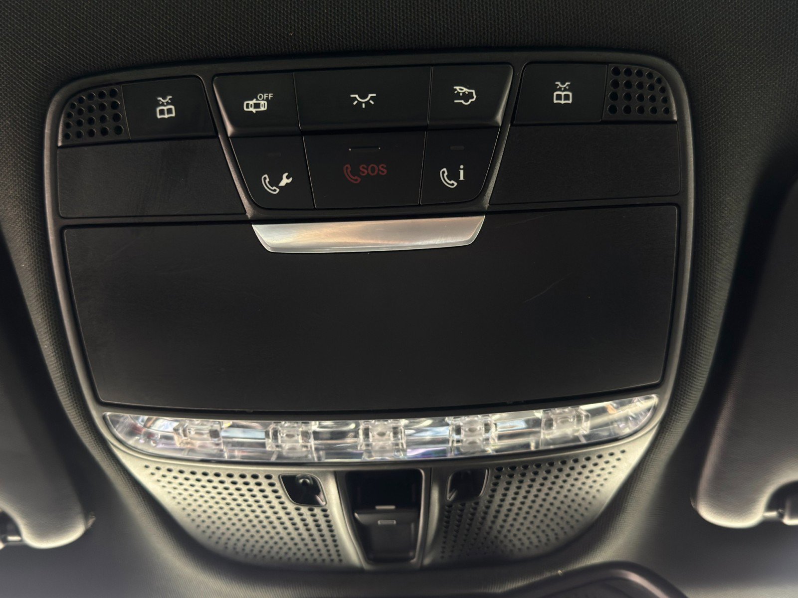 Used 2018 Mercedes-Benz C 300 Sedan image 32