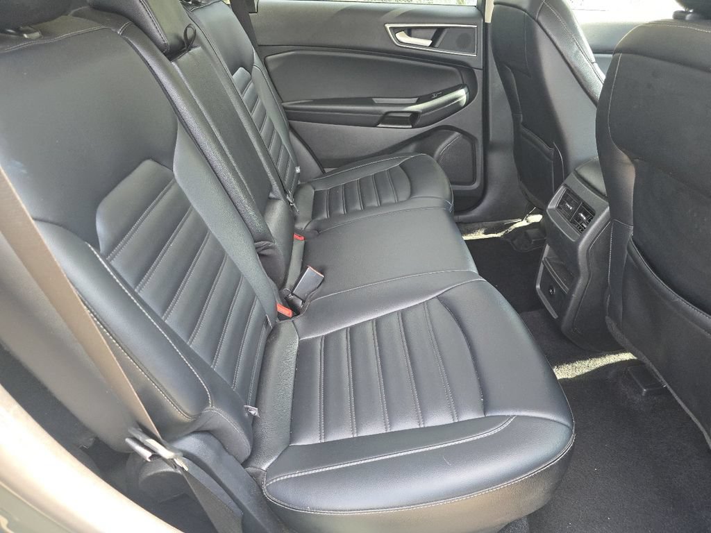 Used 2024 Ford Edge SEL AWD/4WD image 16