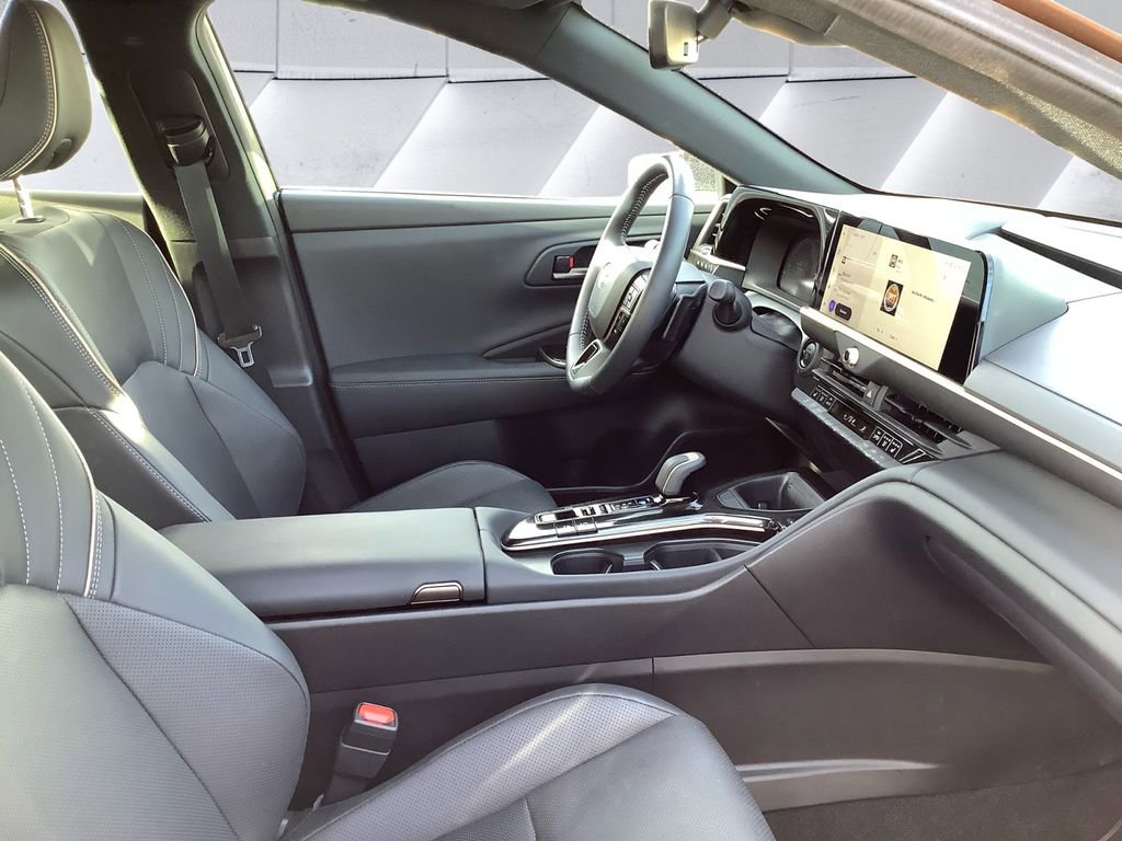 Used 2025 Toyota Crown Signia AWD/4WD image 13