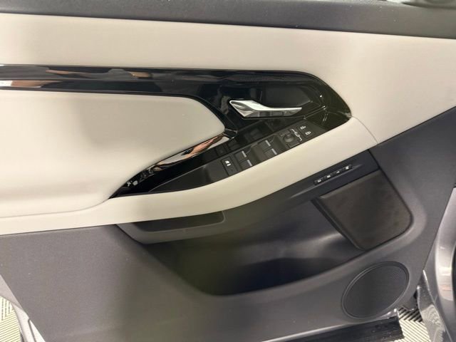 Used 2026 Land Rover Range Rover Evoque S image 11