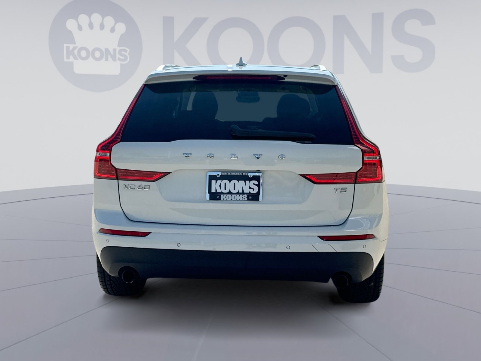 Used 2021 Volvo XC60 T5 Momentum w/ Premium Package FWD image 5