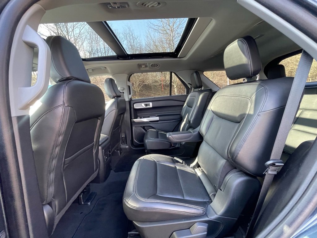 Used 2022 Ford Explorer Limited w/ Equipment Group 301A image 25