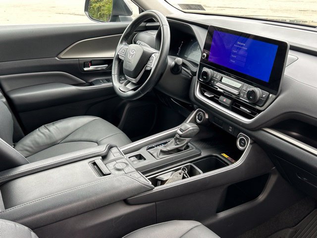 Used 2024 Toyota Grand Highlander AWD image 22