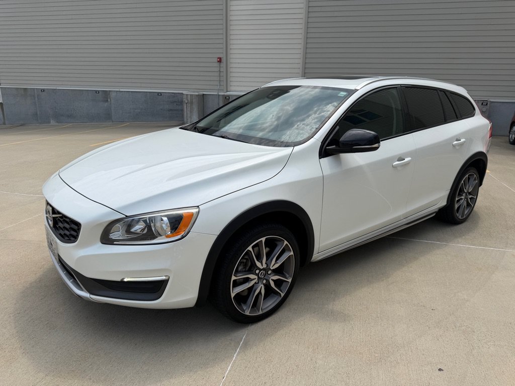 Used 2016 Volvo V60 T5 Cross Country AWD/4WD image 1