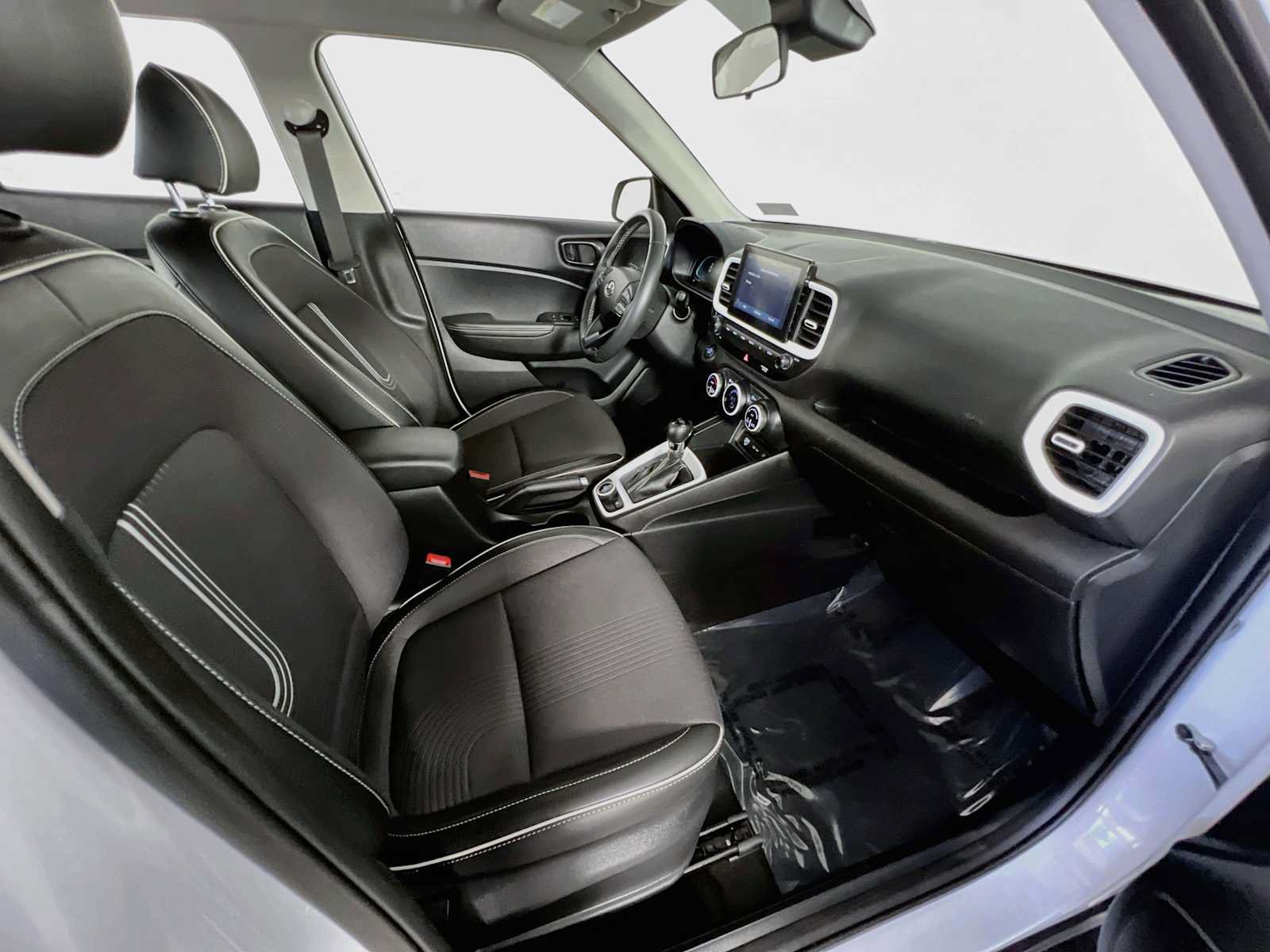 Certified 2026 Hyundai Venue SEL FWD image 26