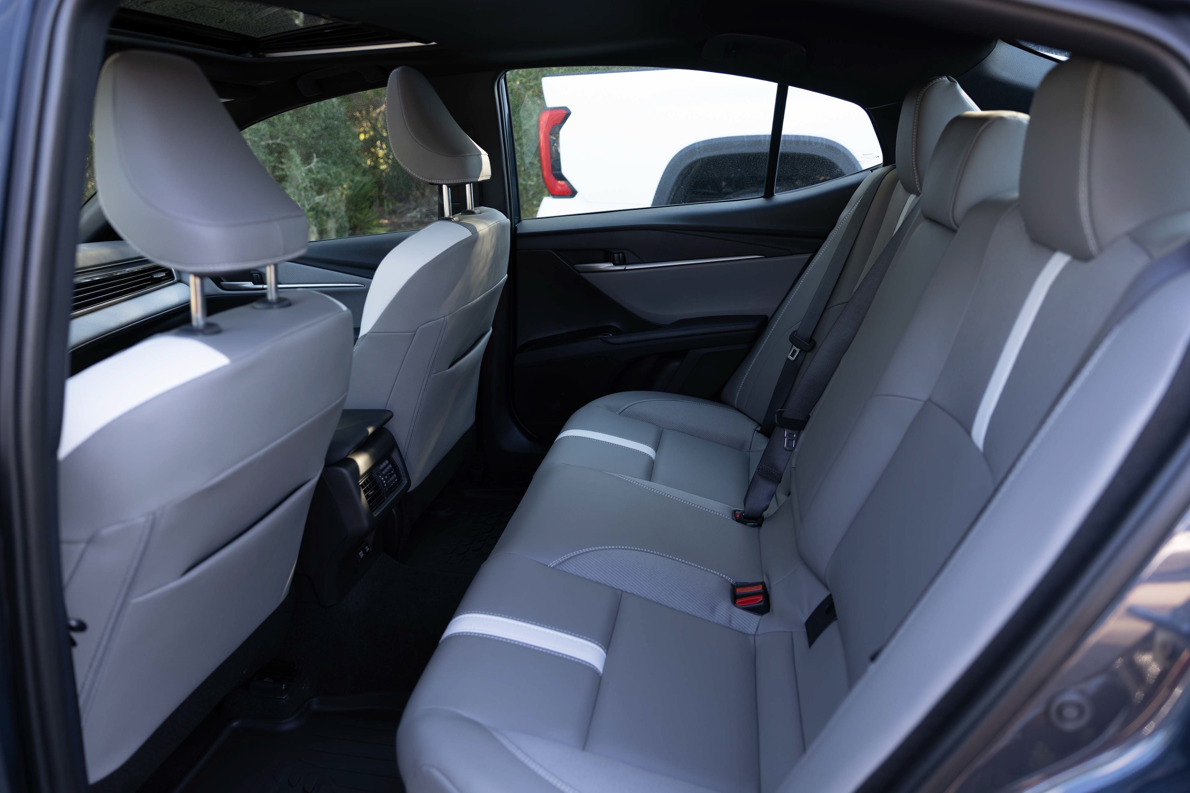 Used 2026 Toyota Camry SE w/ Convenience Package FWD image 15