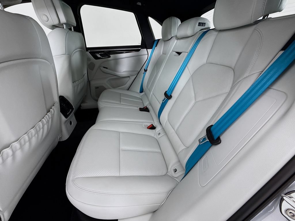 New 2026 Porsche Macan AWD/4WD image 25