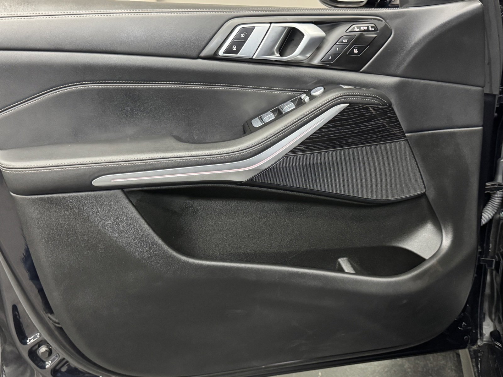 Used 2023 BMW X7 xDrive40i w/ M Sport Package image 20